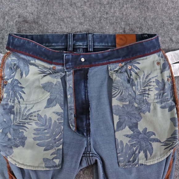 Tommy Bahama Jeans Mens size 32x34 Medium Blue Denim - Picture 9 of 10